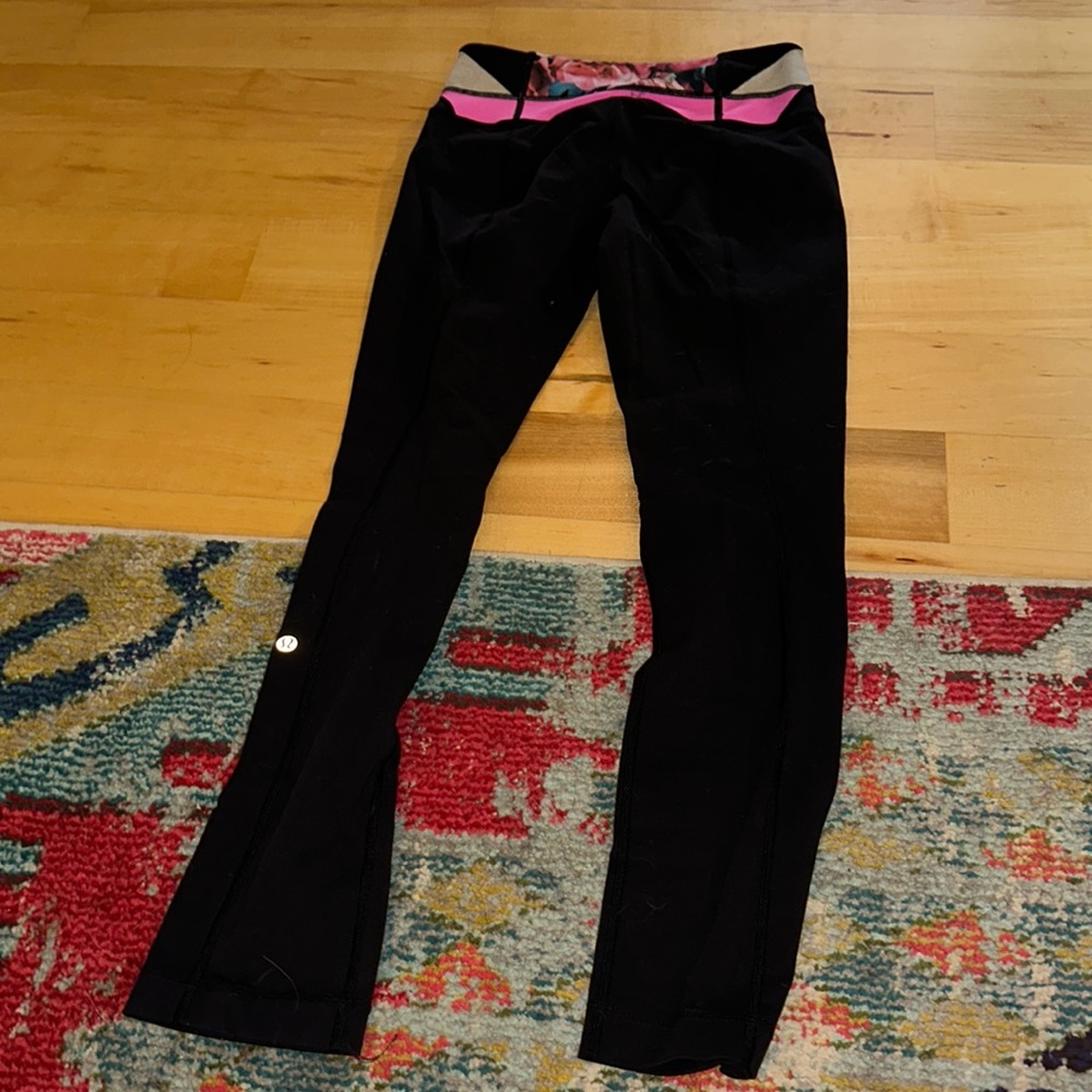 Reversible lululemon straight leg leggings.